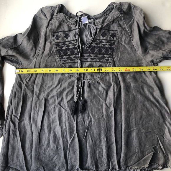 Simply Styled by Sears Womens Medium Long Sleeve Dark Grey Shirt With Tassels - Picture 9 of 10